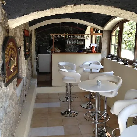 Hostellerie Aspremont Hotell